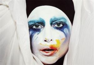 Çılgın Lady Gaga Lezbiyen Mi?